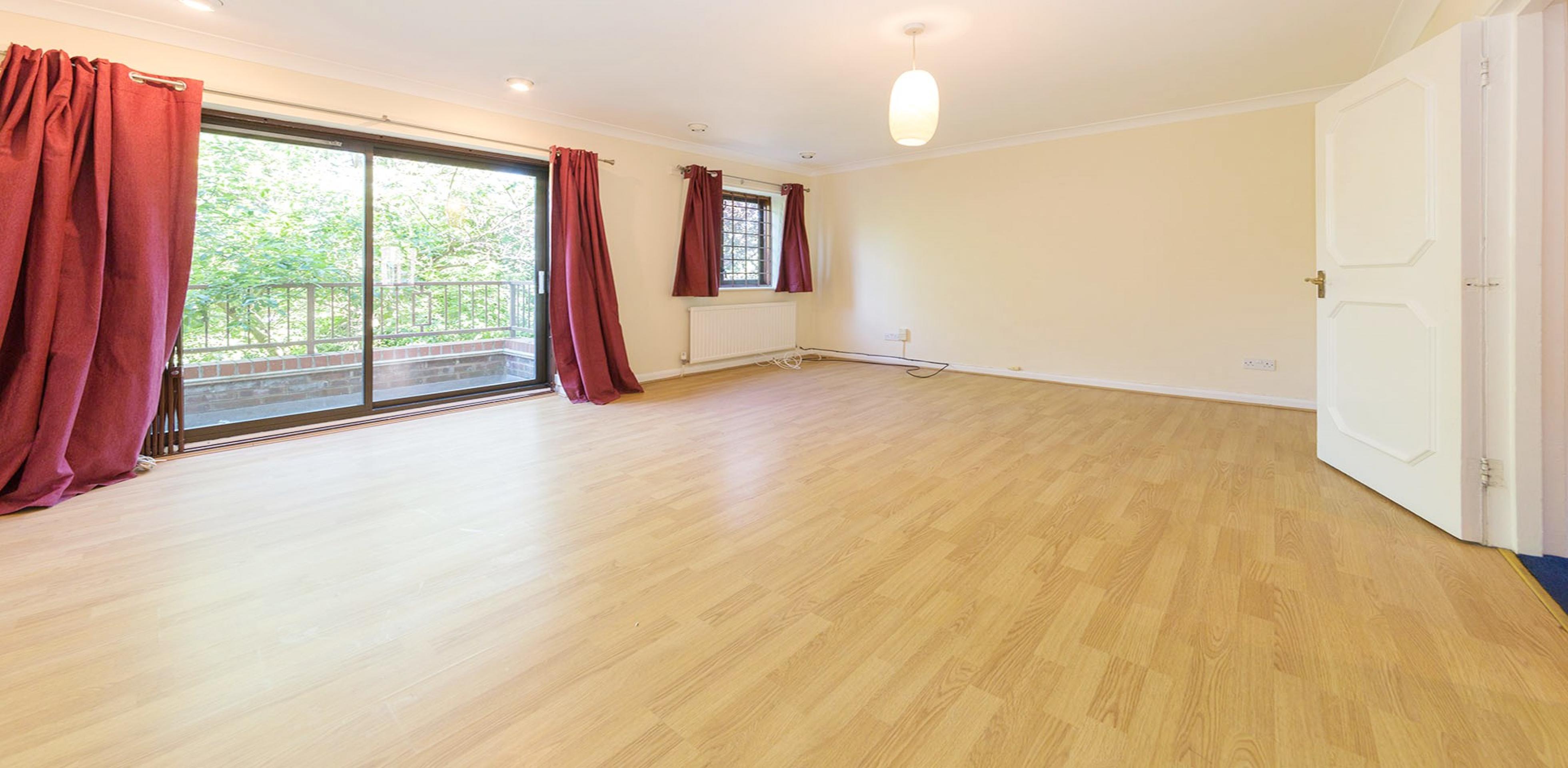 			4 Bedroom, 1 bath, 1 reception Apartment			 St Helens Gardens, LADBROKE GROVE W10